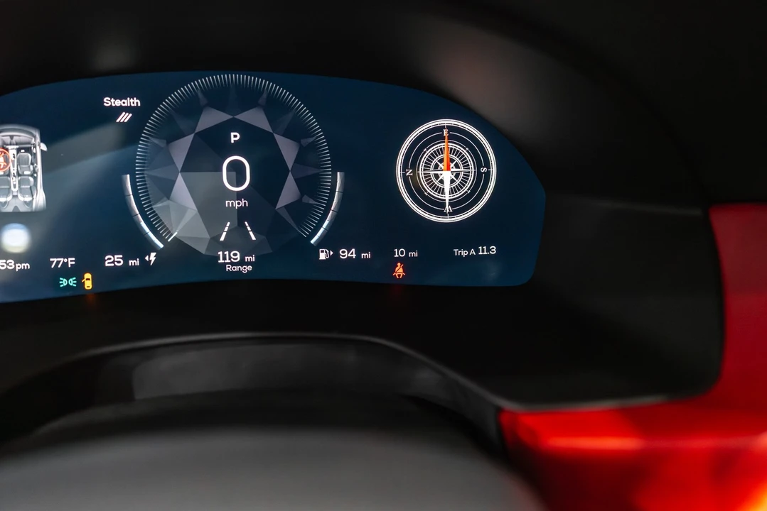 2025 Karma Revero - Image 12 of 21