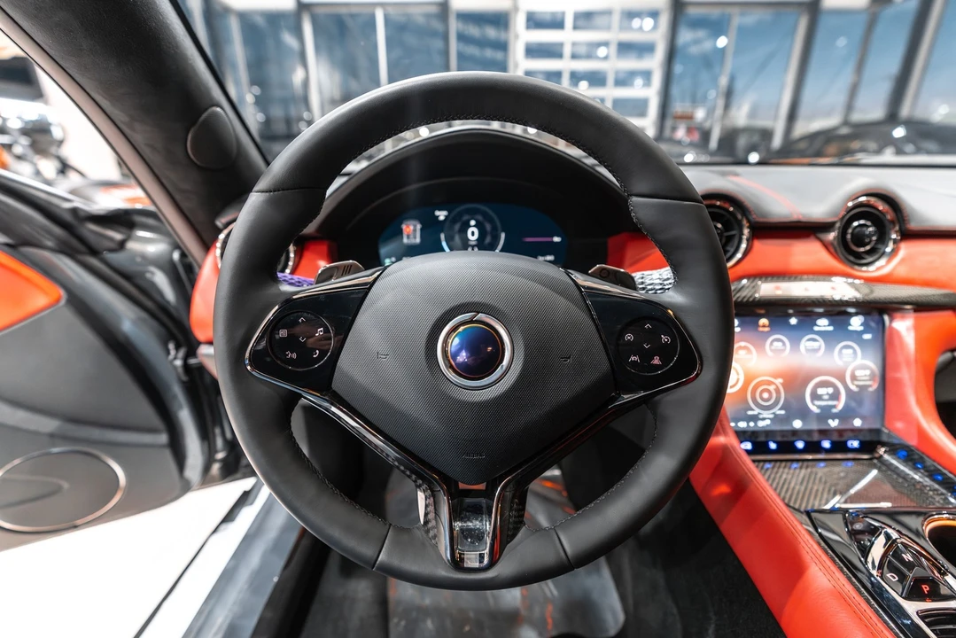 2025 Karma Revero - Image 10 of 21
