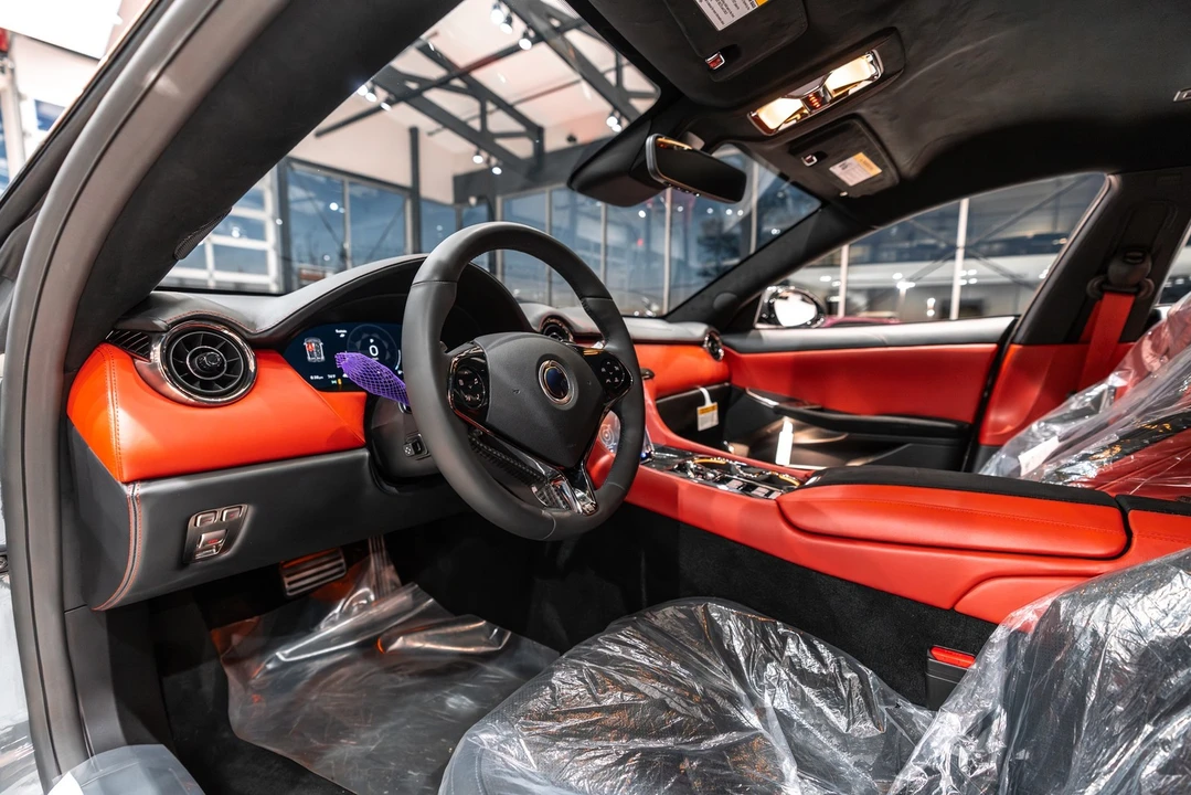 2025 Karma Revero - Image 7 of 21