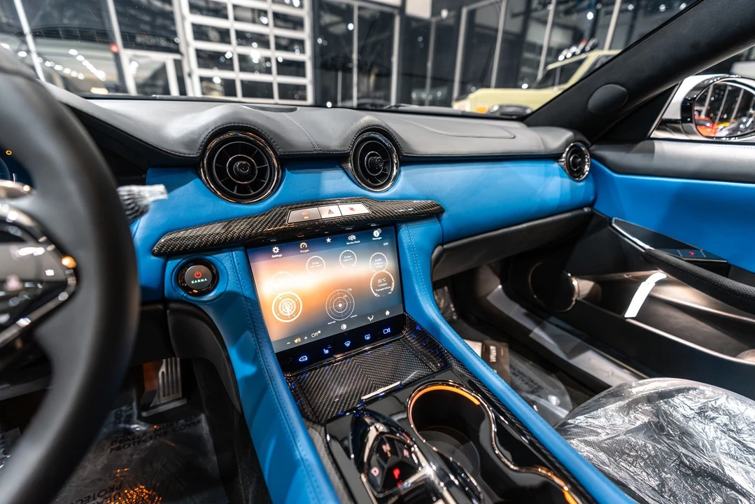 2025 Karma Revero - Image 12 of 12