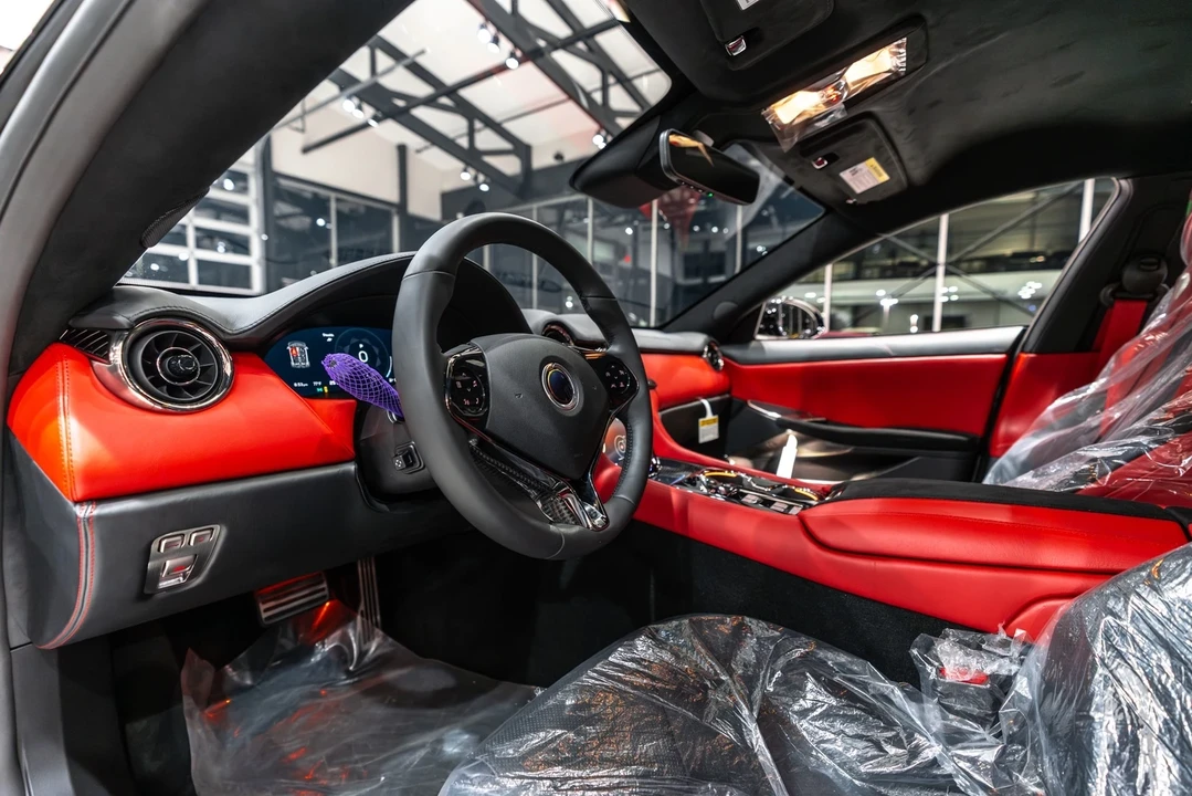 2025 Karma Revero - Image 7 of 21