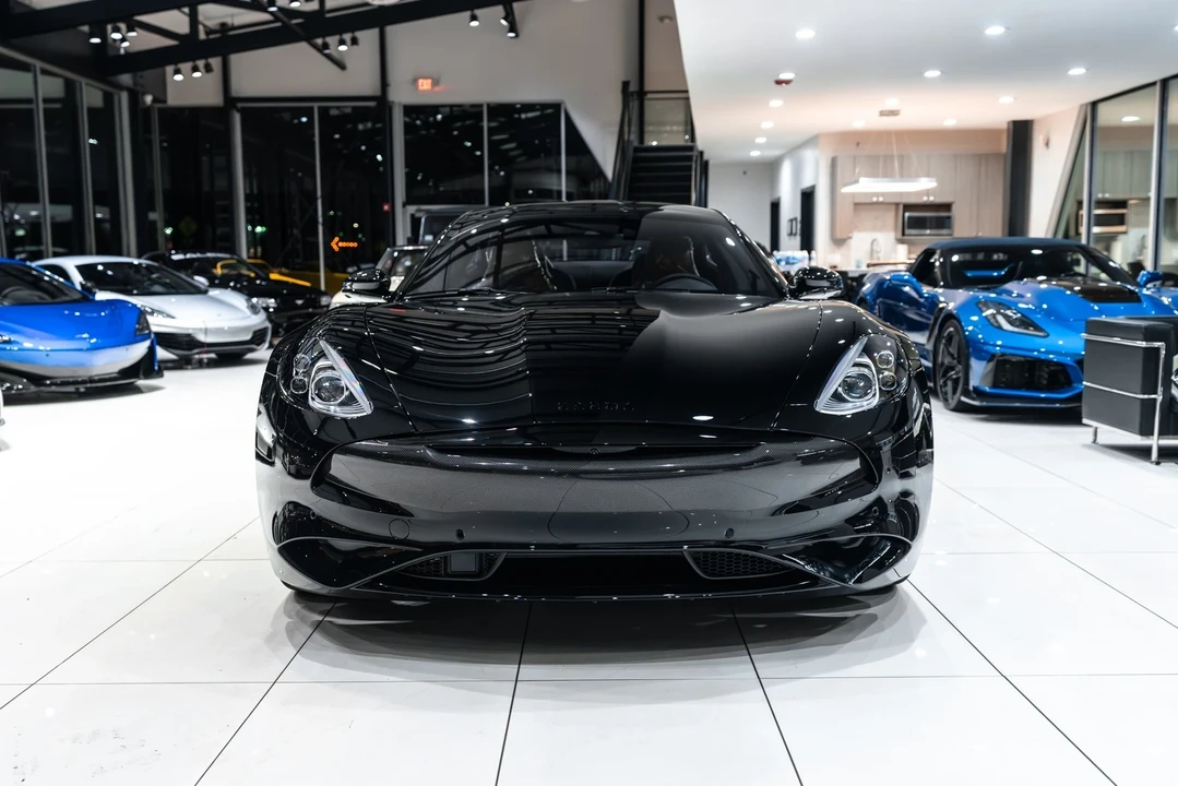 2025 Karma Revero - Image 6 of 12