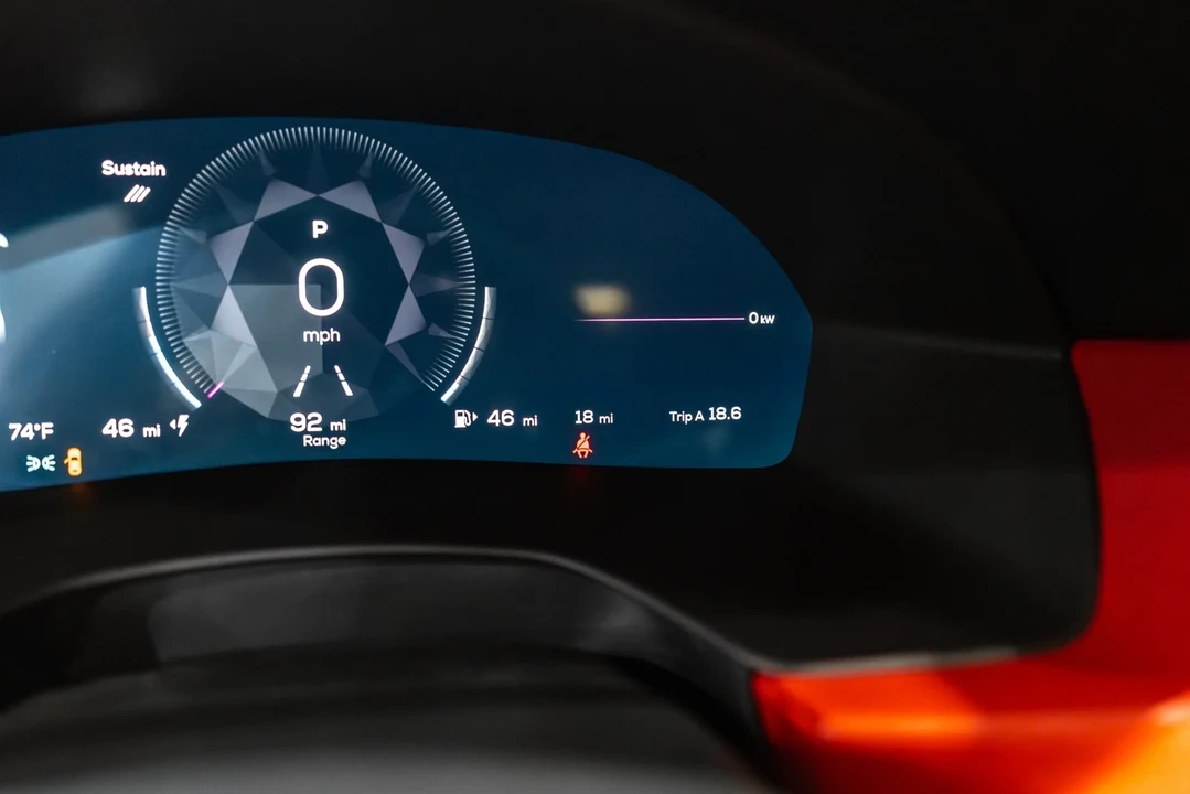 2025 Karma Revero - Image 12 of 21
