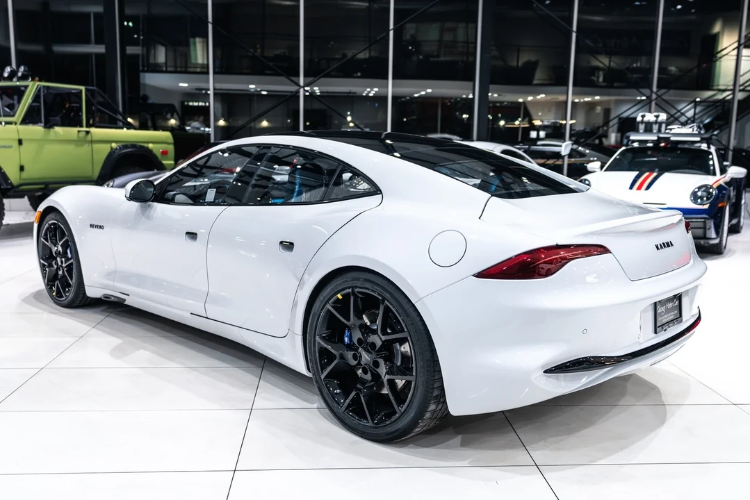 2025 Karma Revero - Image 2 of 12
