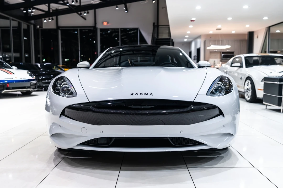 2025 Karma Revero - Image 5 of 12