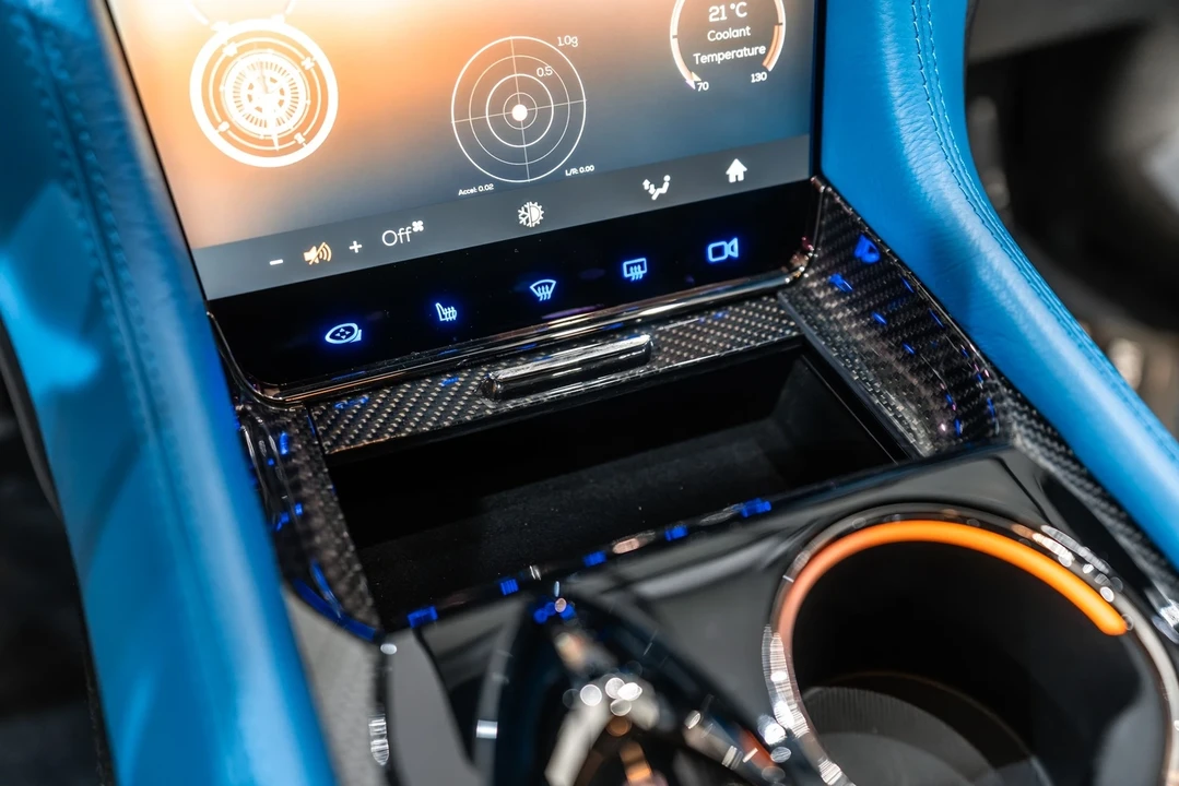 2025 Karma Revero - Image 19 of 21