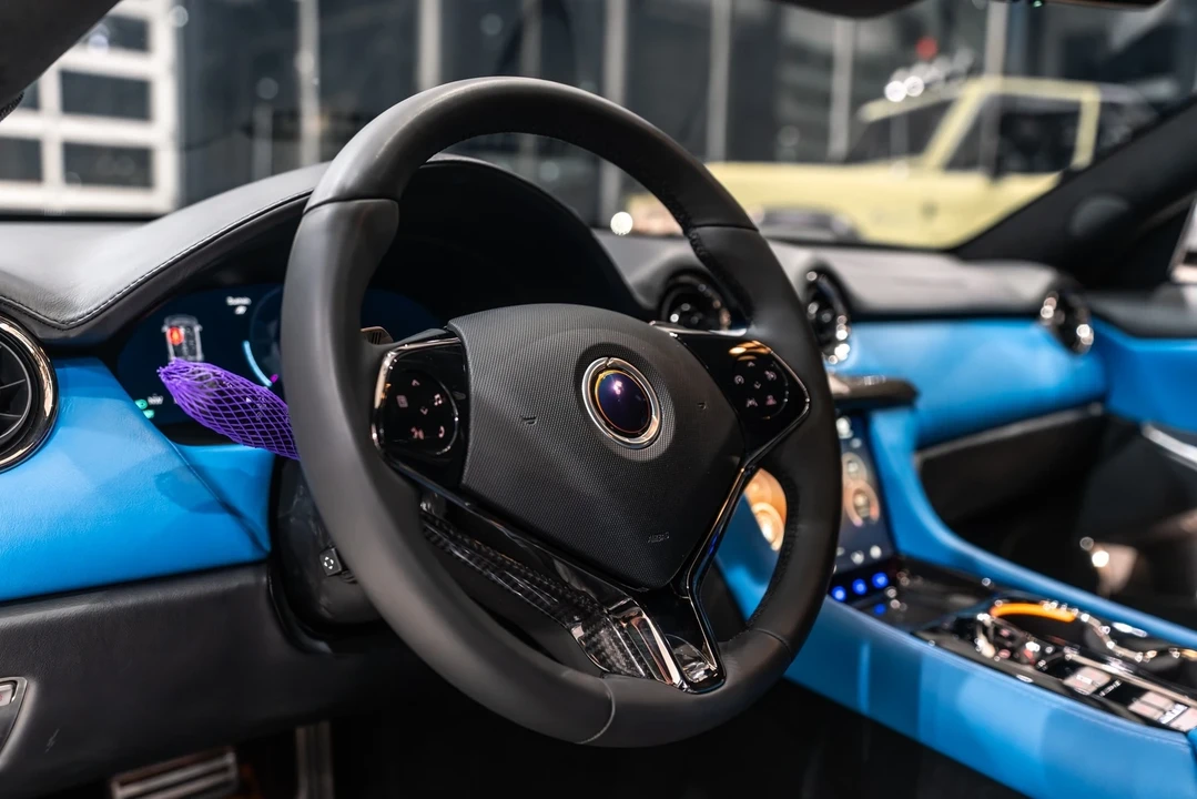 2025 Karma Revero - Image 9 of 12