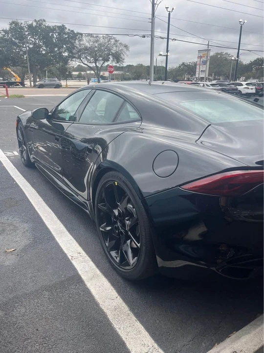 2025 Karma Revero - Image 2 of 6