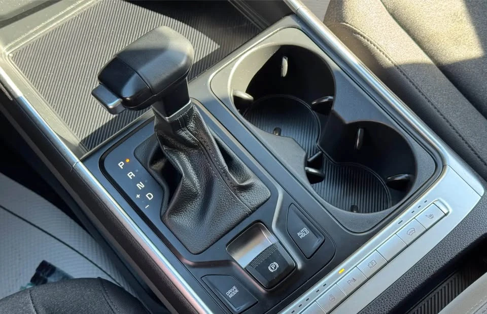 2025 Kia Carnival - Image 16 of 20