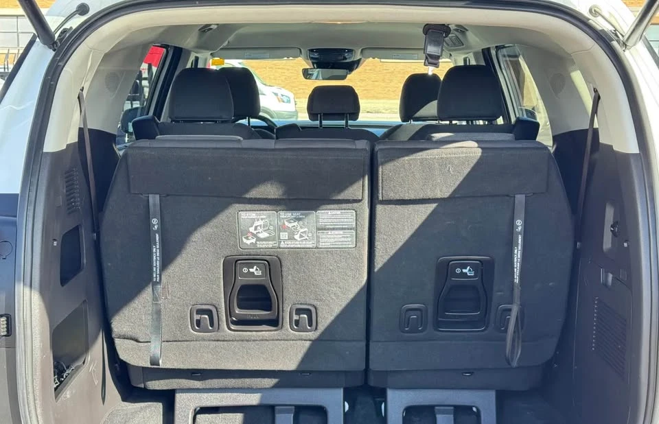2025 Kia Carnival - Image 7 of 20