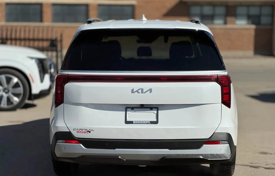 2025 Kia Carnival - Image 6 of 20