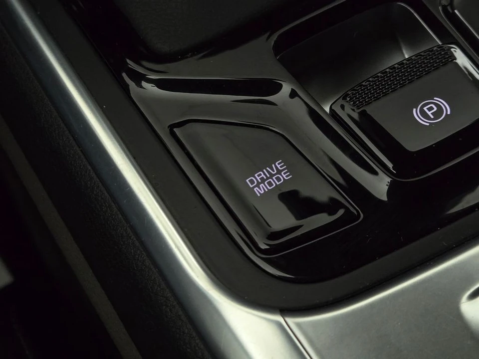 2025 Kia Carnival - Image 4 of 12
