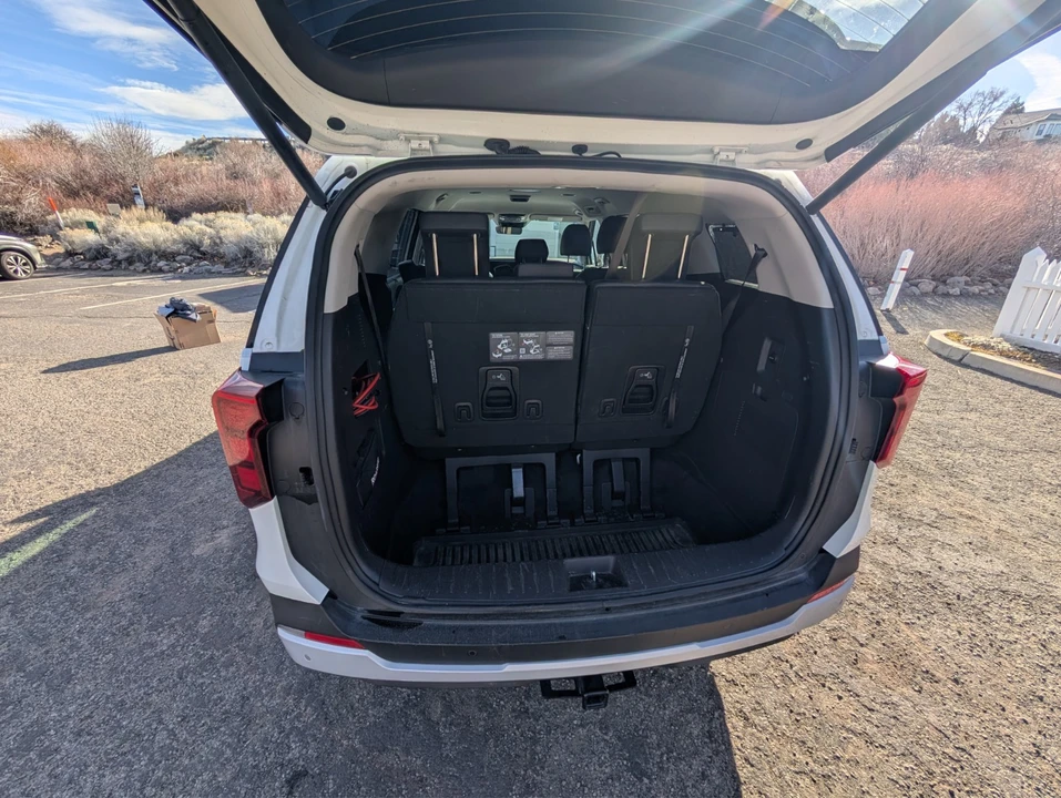 2025 Kia Carnival - Image 14 of 21
