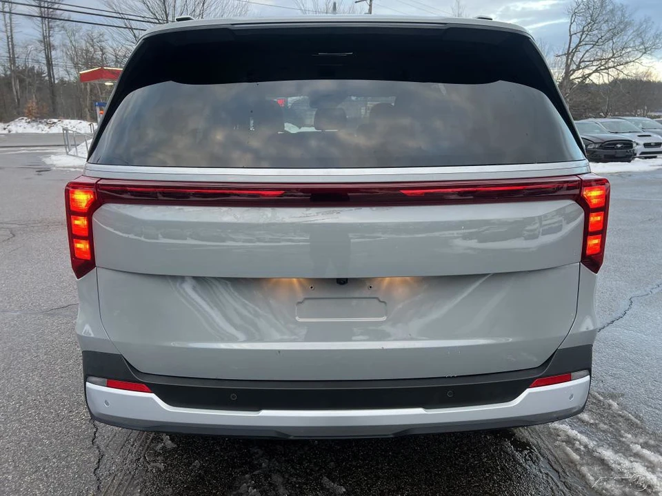 2025 Kia Carnival - Image 4 of 12