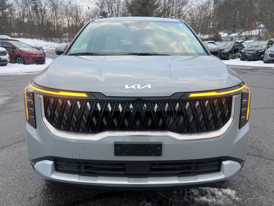 2025 Kia Carnival - Image 3 of 12