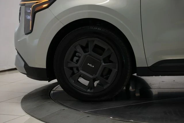 2025 Kia Carnival - Image 8 of 12