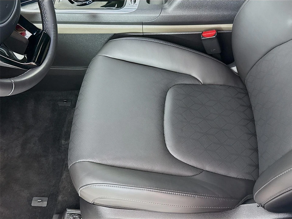 2025 Kia Carnival - Image 10 of 13