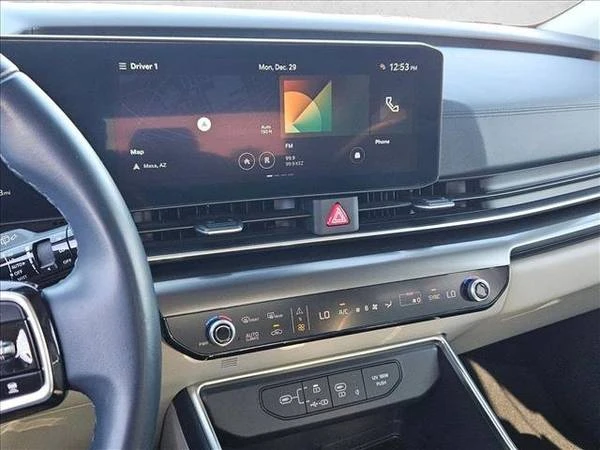 2025 Kia Carnival - Image 13 of 21