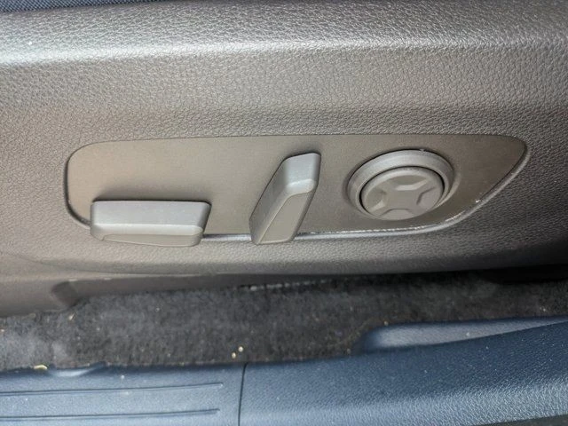 2025 Kia Carnival - Image 20 of 21