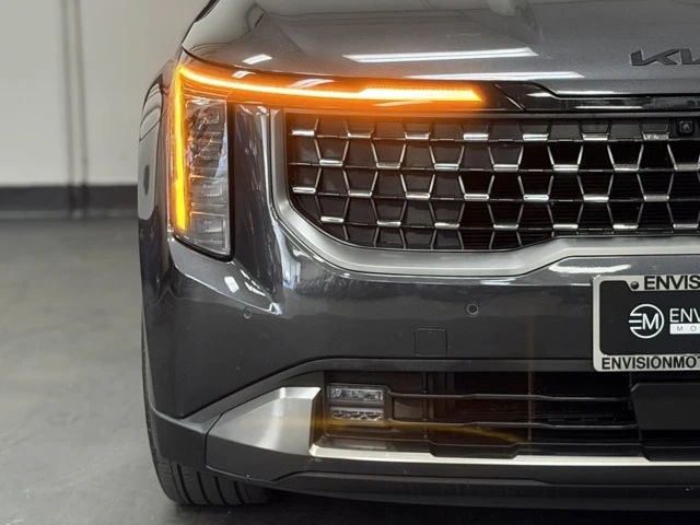 2025 Kia Carnival - Image 8 of 12