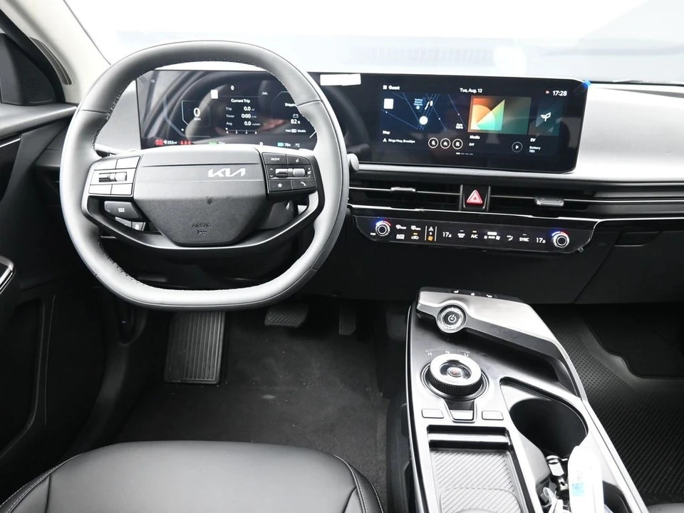 2025 Kia EV6 - Image 19 of 21