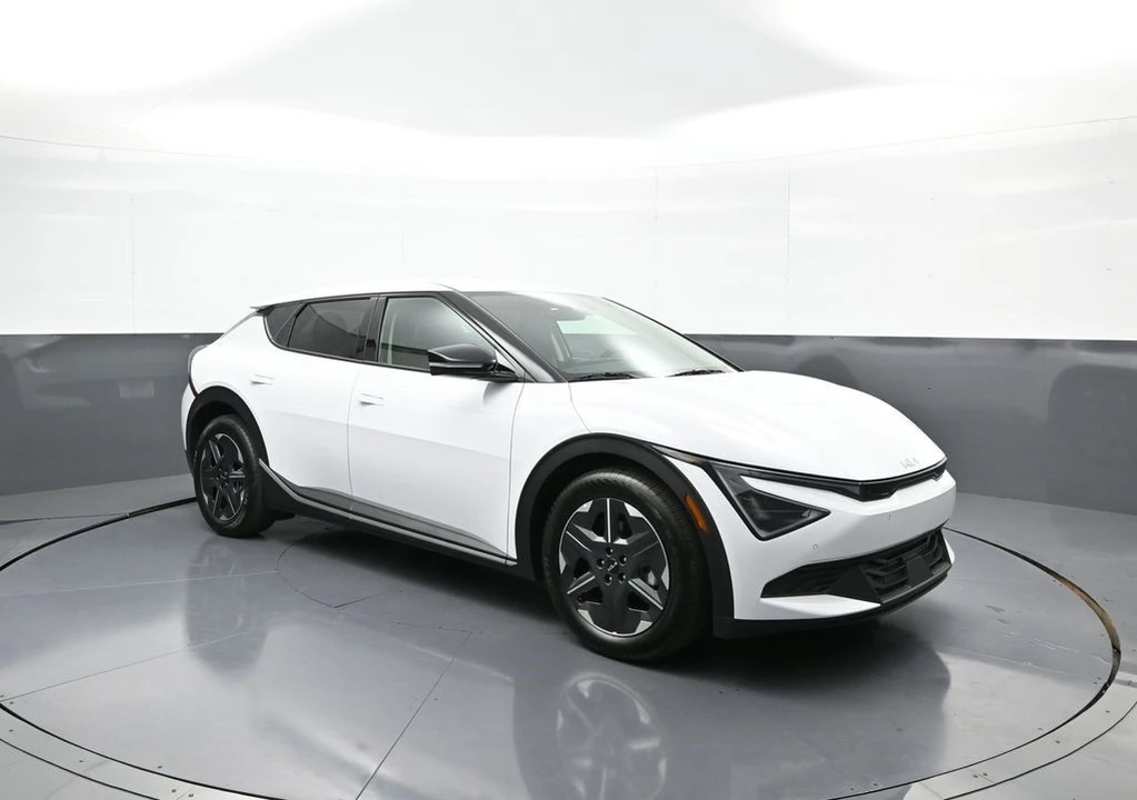 2025 Kia EV6 - Image 4 of 21
