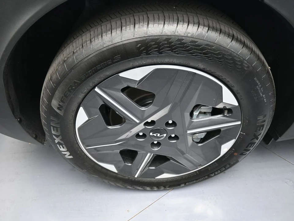 2025 Kia EV6 - Image 12 of 12