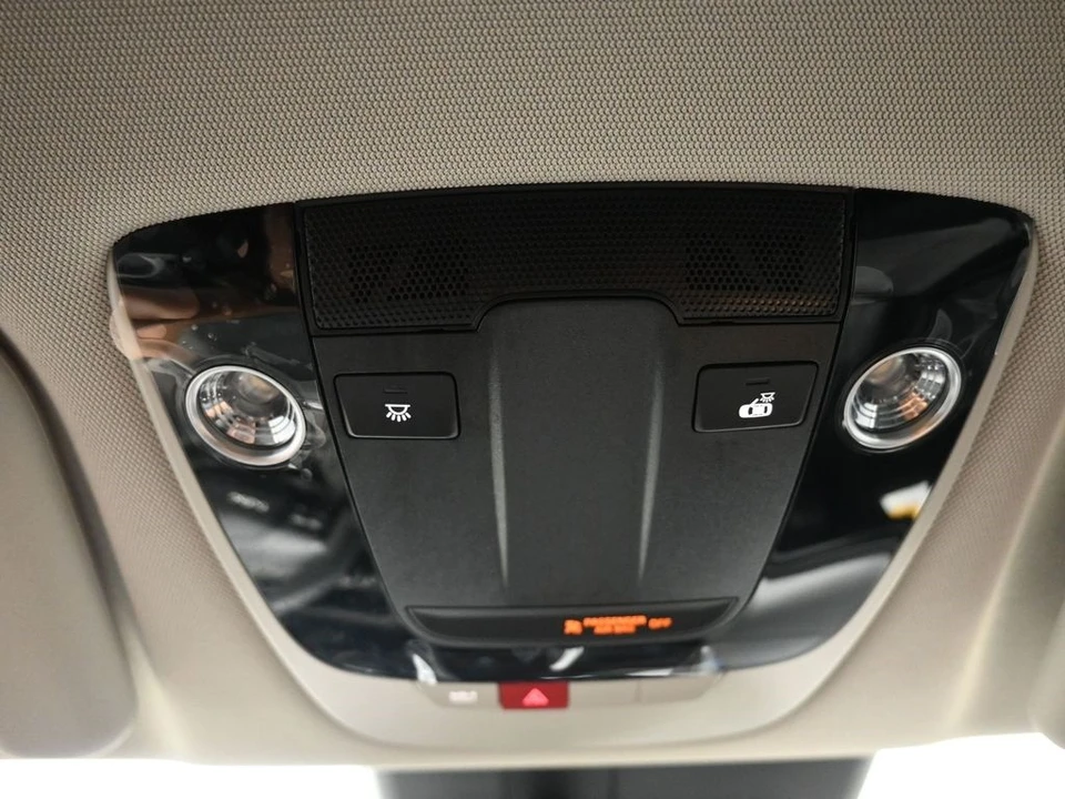 2025 Kia EV6 - Image 17 of 21
