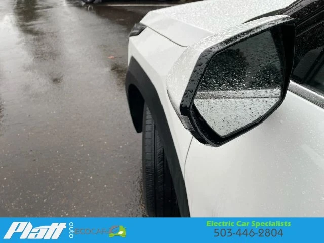 2025 Kia EV9 - Image 16 of 21