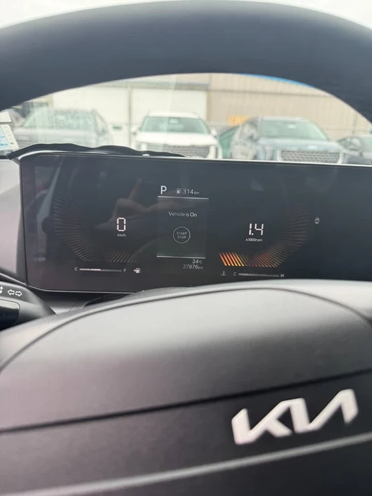 2025 Kia K4 - Image 3 of 9
