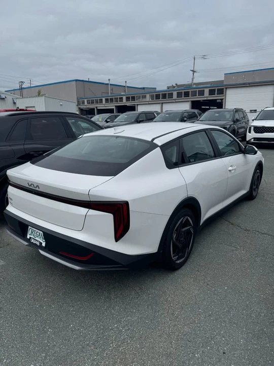 2025 Kia K4 - Image 9 of 9