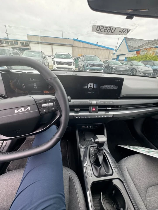 2025 Kia K4 - Image 2 of 9