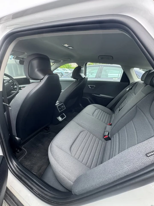 2025 Kia K4 - Image 6 of 9