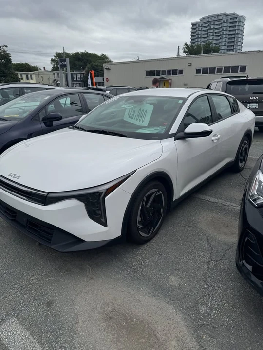 2025 Kia K4 - Image 4 of 9