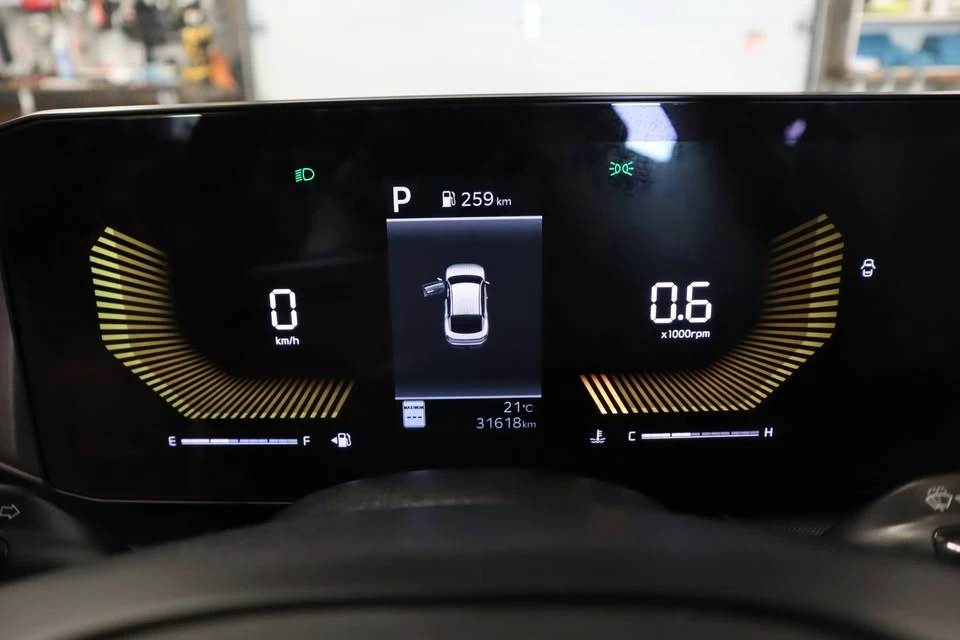2025 Kia K4 - Image 2 of 20