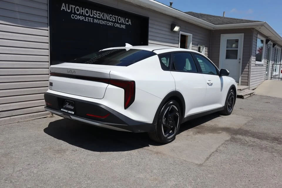 2025 Kia K4 - Image 17 of 20