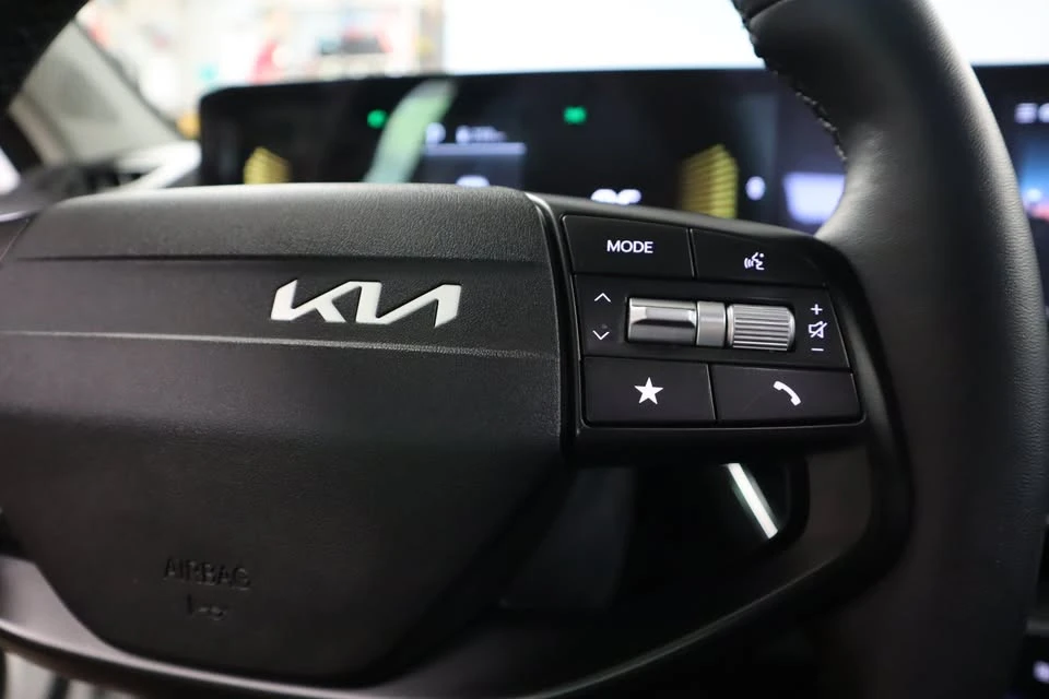 2025 Kia K4 - Image 4 of 20