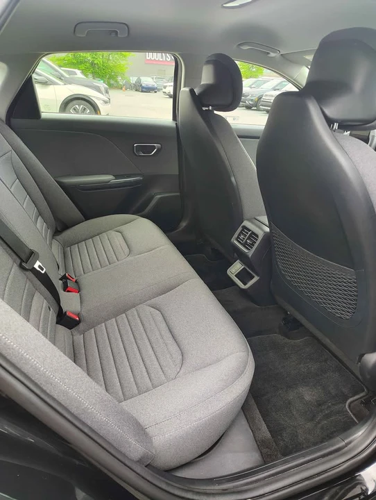 2025 Kia K4 - Image 5 of 6