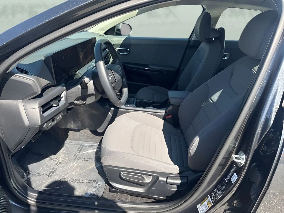 2025 Kia K4 - Image 9 of 21