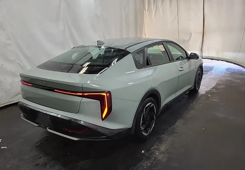 2025 Kia K4 - Image 2 of 10
