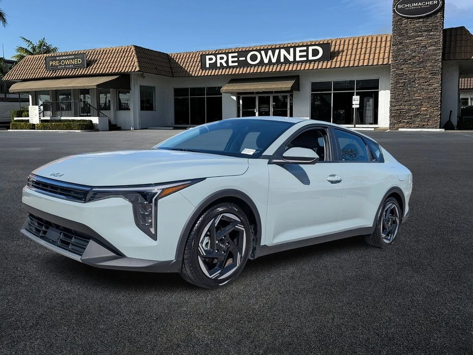 2025 Kia K4 - Image 3 of 21