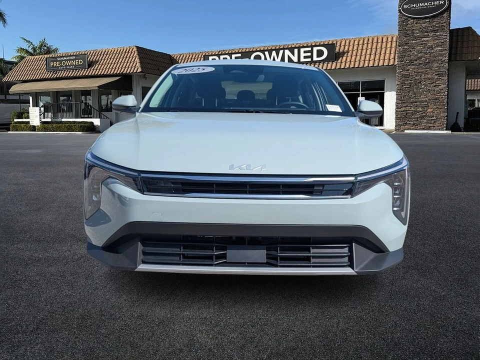 2025 Kia K4 - Image 2 of 21