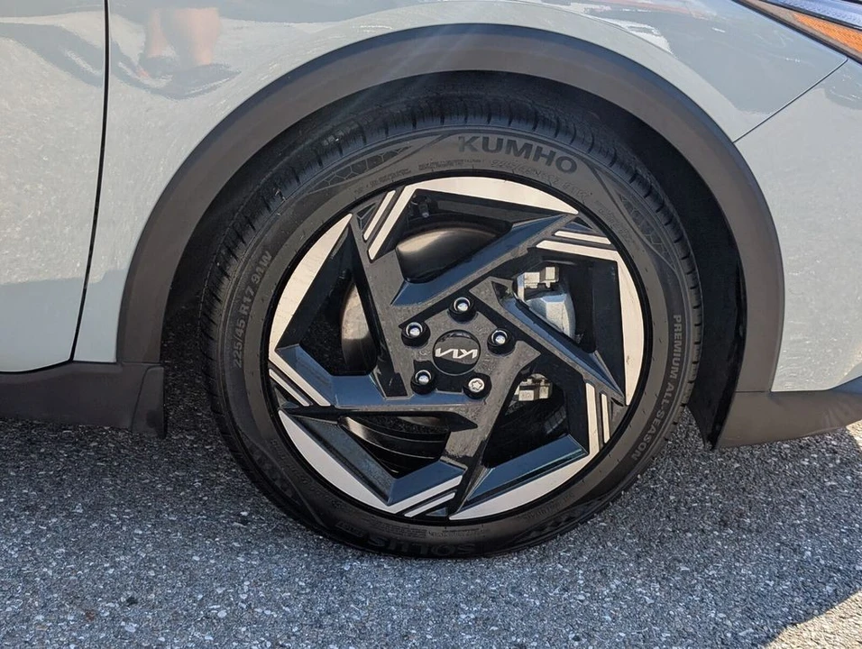 2025 Kia K4 - Image 9 of 21