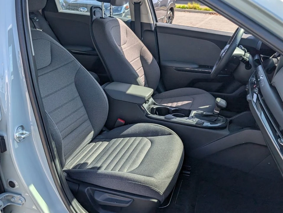 2025 Kia K4 - Image 19 of 21