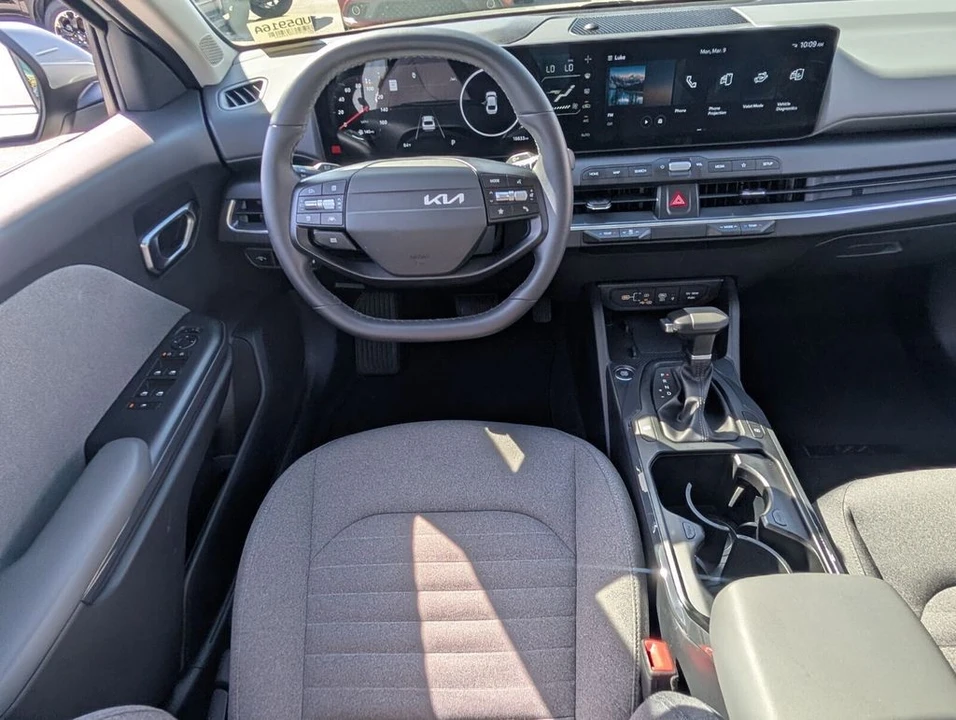 2025 Kia K4 - Image 13 of 21