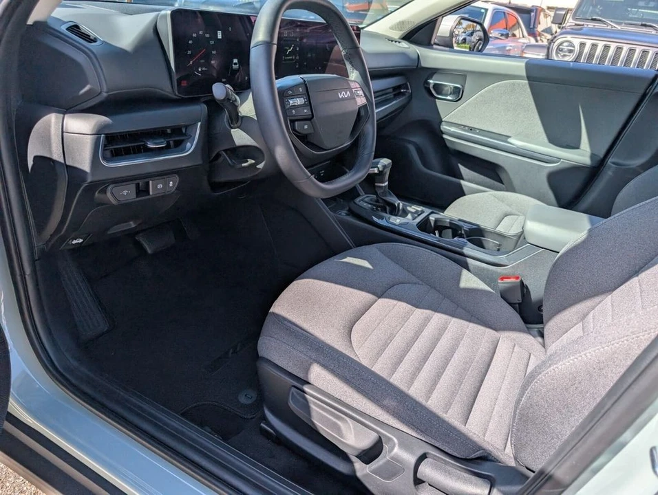 2025 Kia K4 - Image 11 of 21