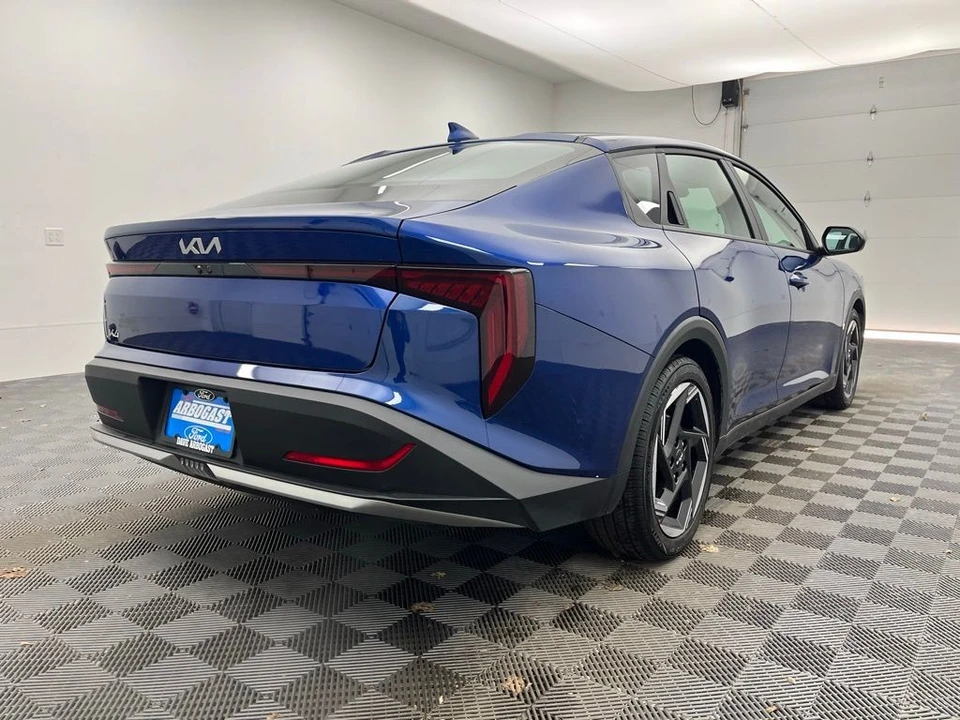 2025 Kia K4 - Image 7 of 12