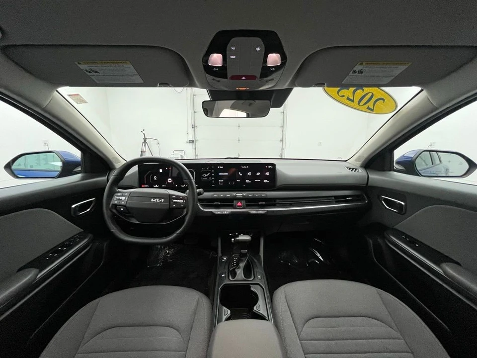 2025 Kia K4 - Image 2 of 12