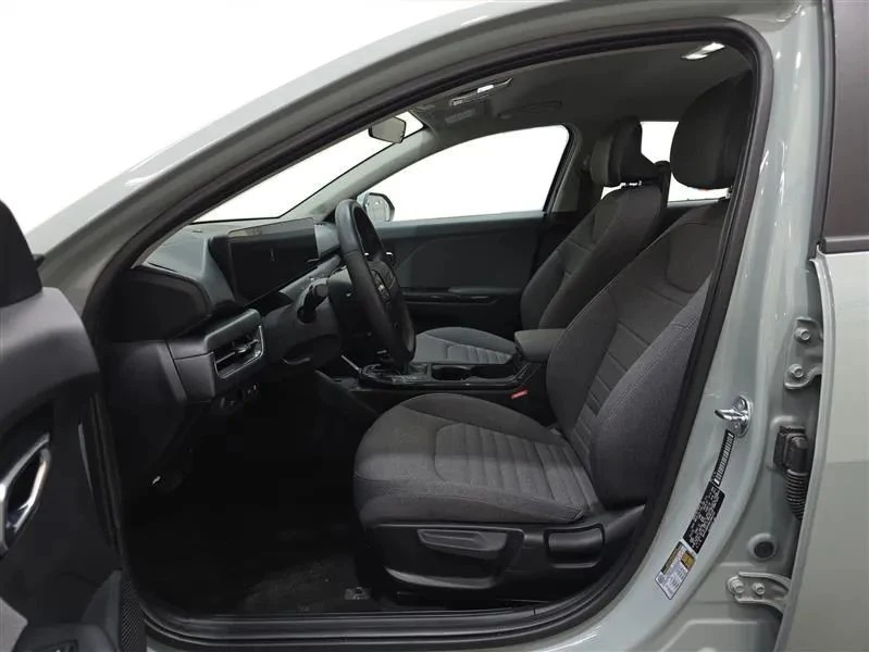 2025 Kia K4 - Image 9 of 12