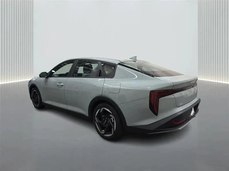2025 Kia K4 - Image 3 of 12